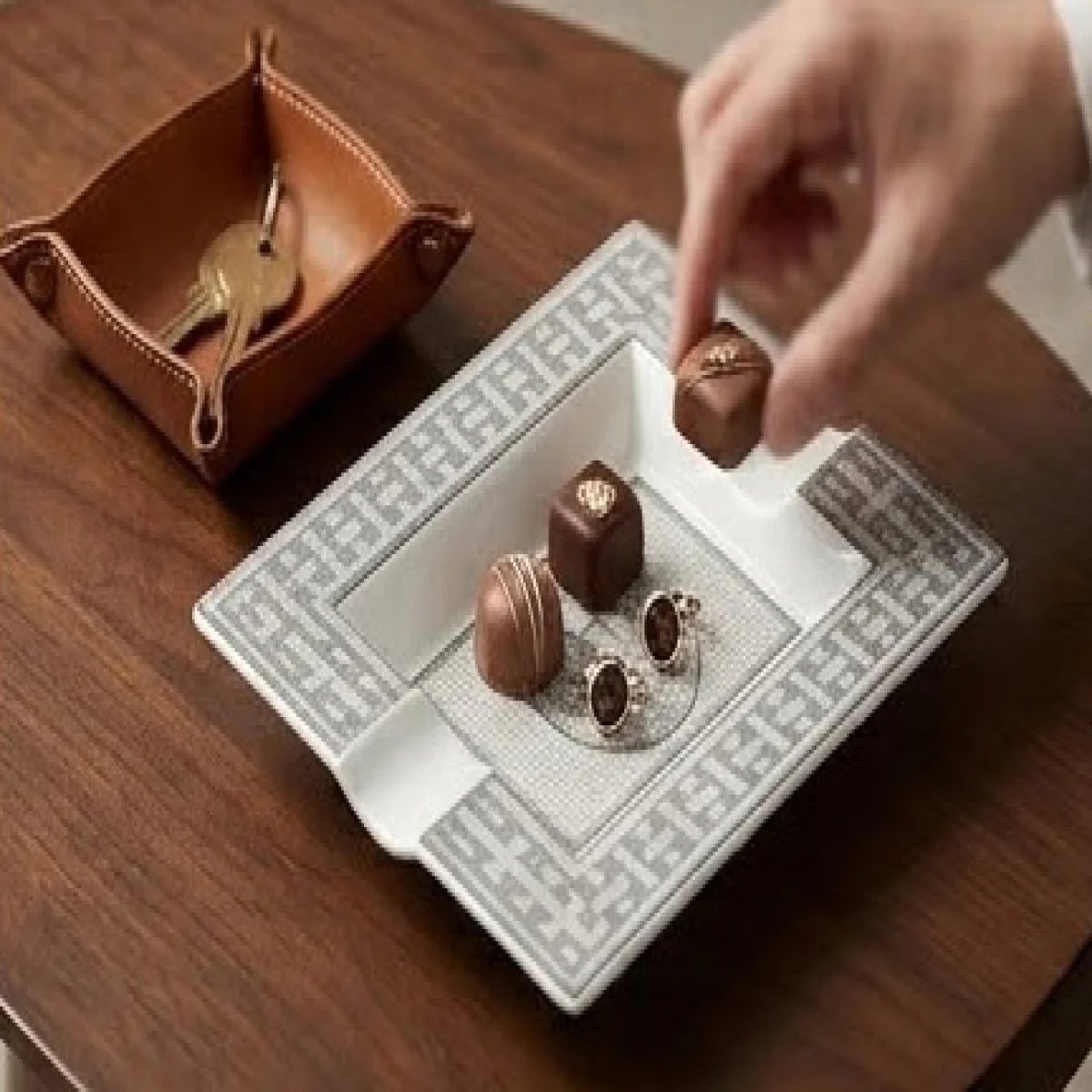 HERMÈS – Luxury Serving Dish - صورة 2