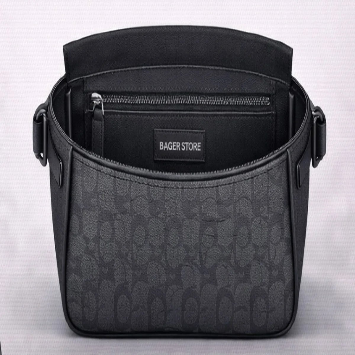 Coach Signature Canvas Leather Crossbody Bag - صورة 10