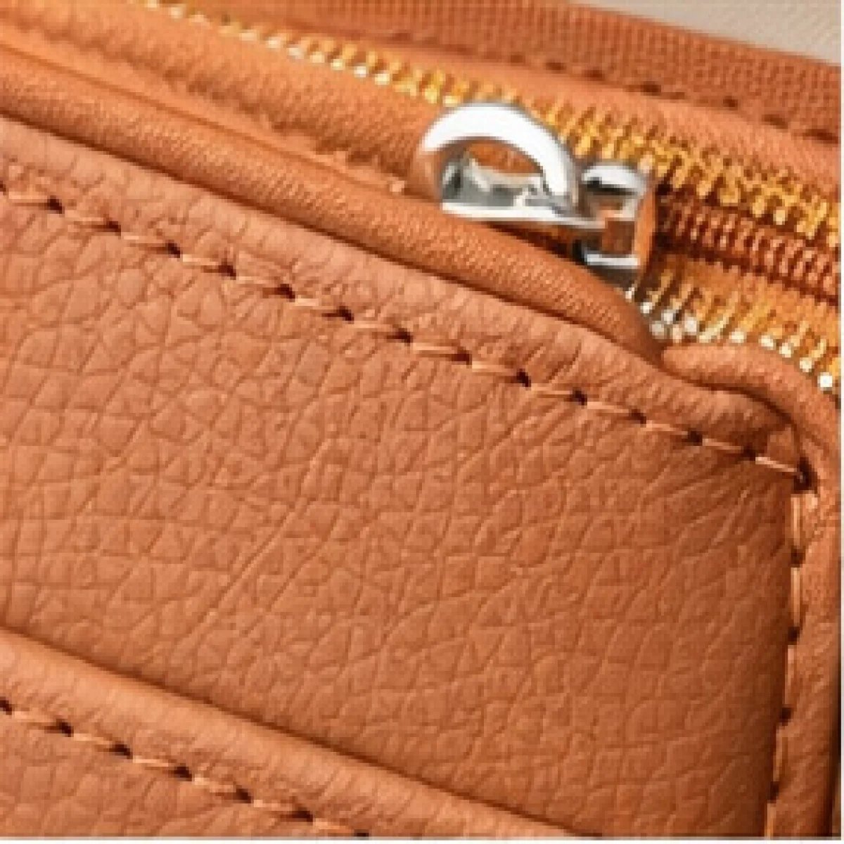 Hermès Paris – Mini H Travel Leather Crossbody Clutch – Camel Edition - صورة 2