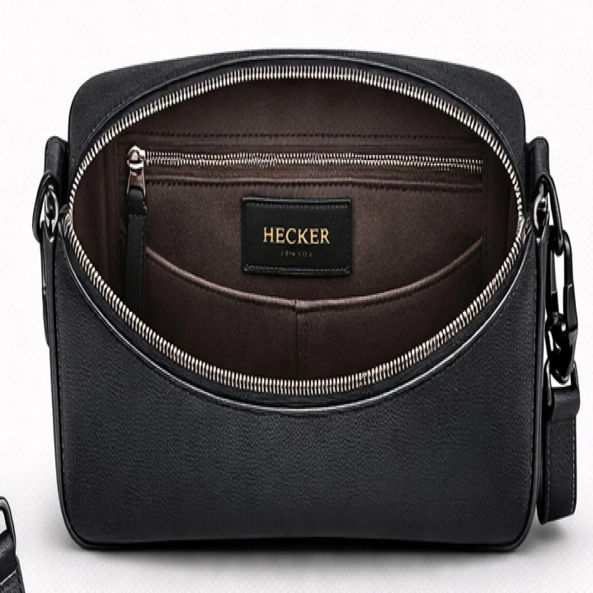 Prada Classic Leather Buckle Crossbody Bag - صورة 5