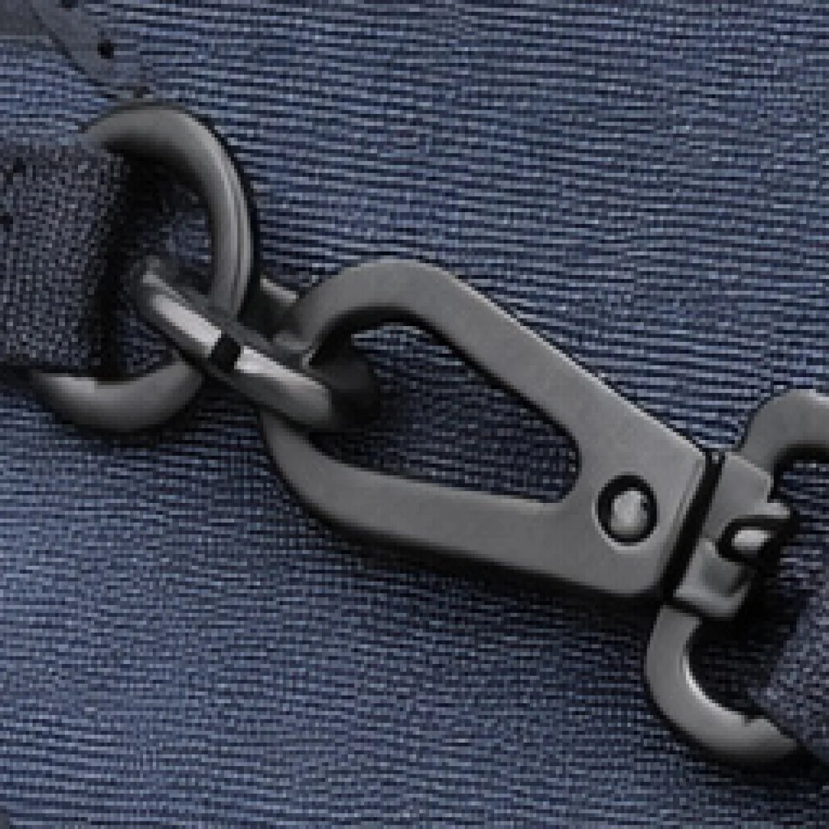 Burberry Monogram Crossbody Camera Bag - صورة 2