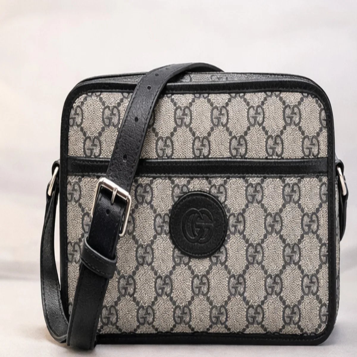 Gucci Ophidia GG Supreme Mini Crossbody Bag - صورة 8