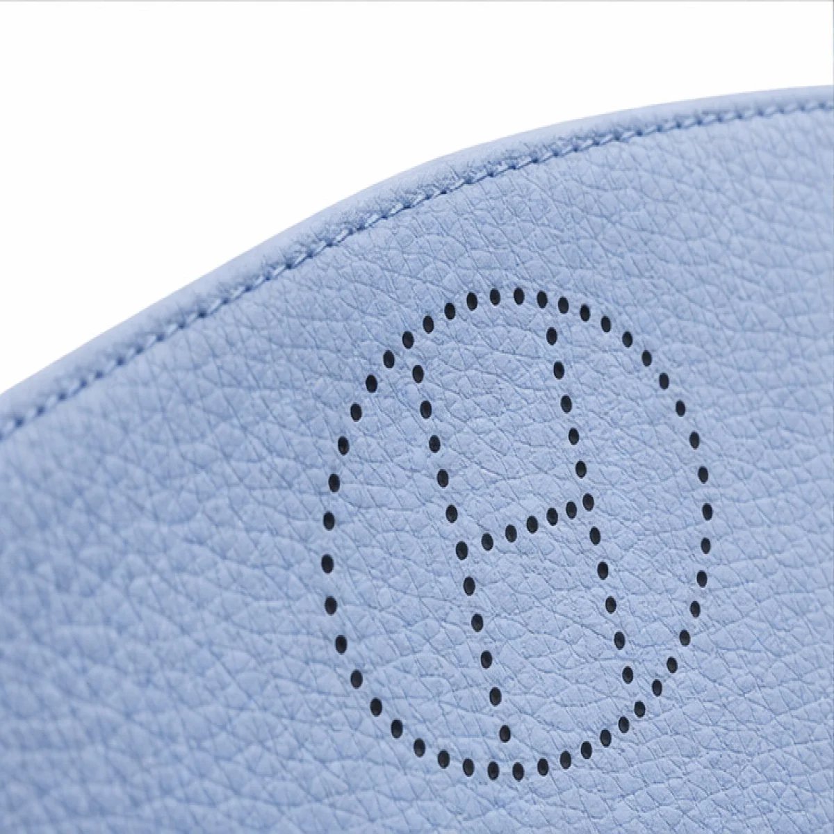 Horizon Elite Milano – Signature H Leather Zip Clutch – Sky Blue Edition - صورة 2