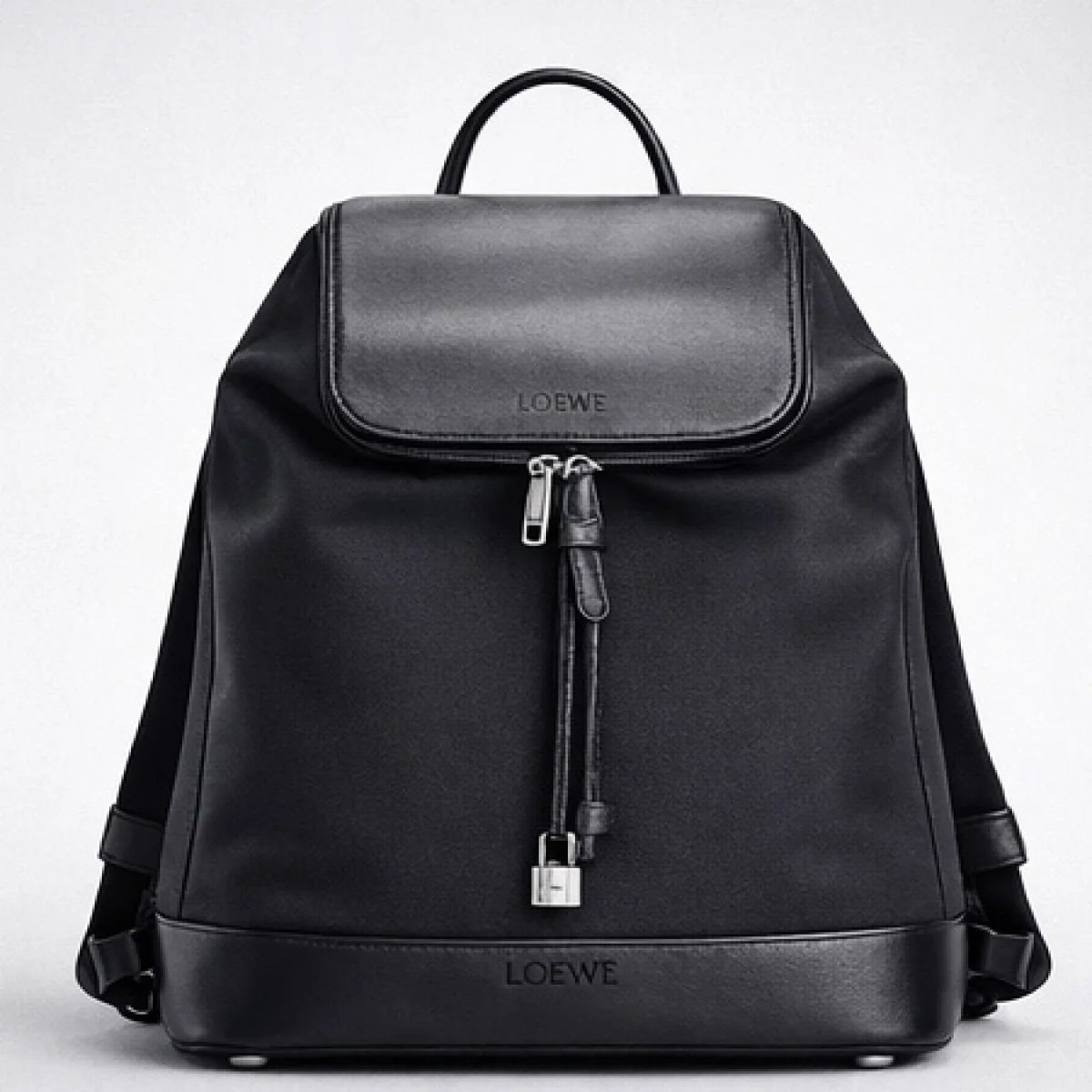 LOEWE Classic Leather Backpack - صورة 6