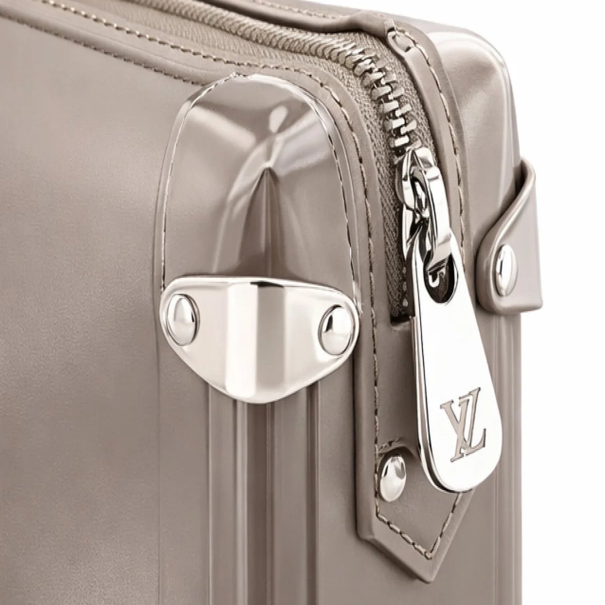 Louis Vuitton Soft Trunk Pouch – Modern Edition - صورة 6