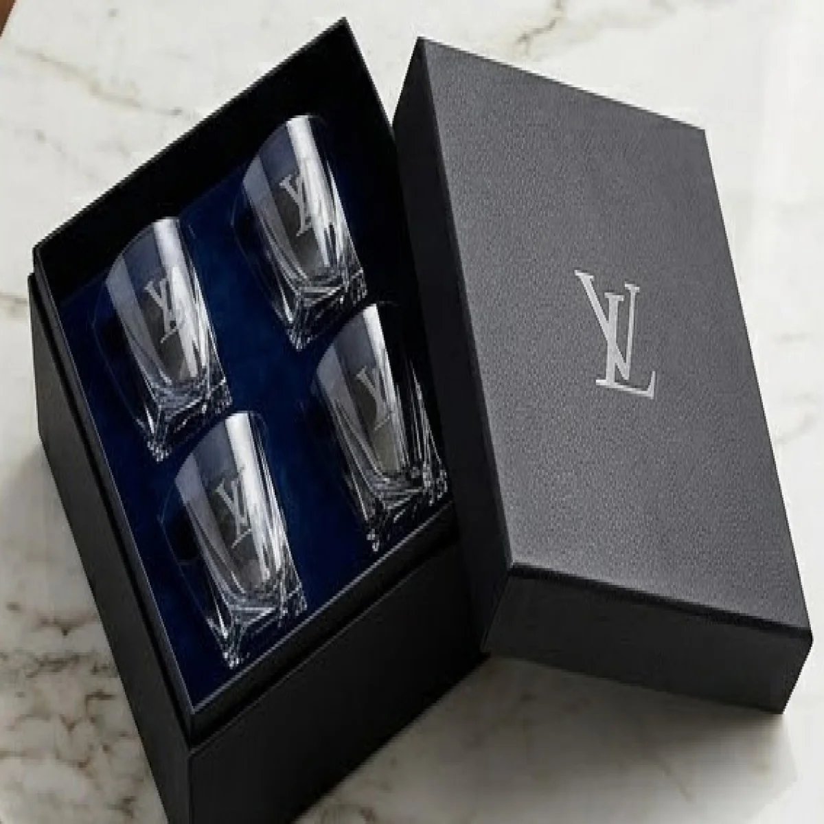 LOUIS VUITTON – Luxury Crystal Monogram Cup Set - صورة 2