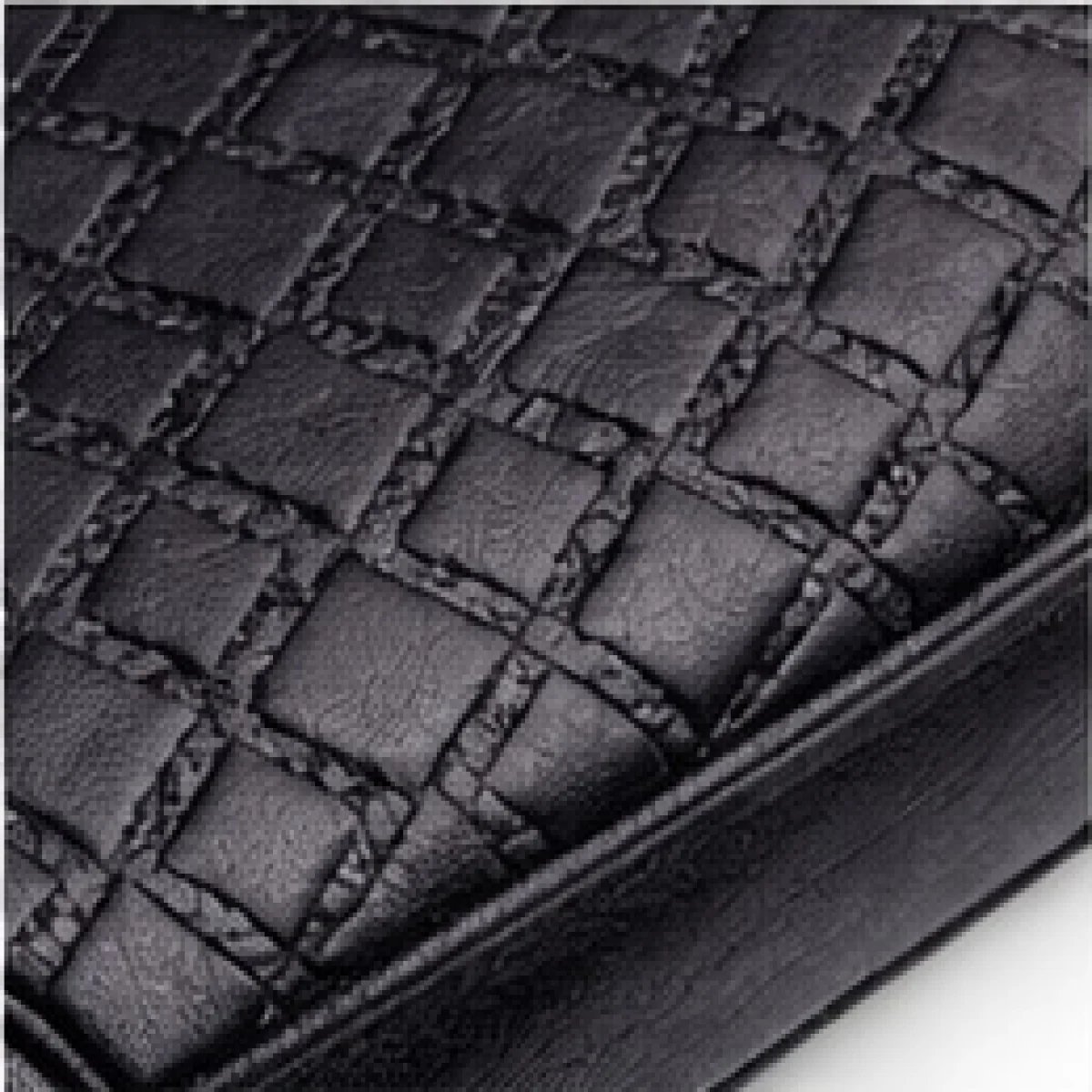 Versace La Medusa Quilted Leather Pouch – Black & Gold - صورة 2