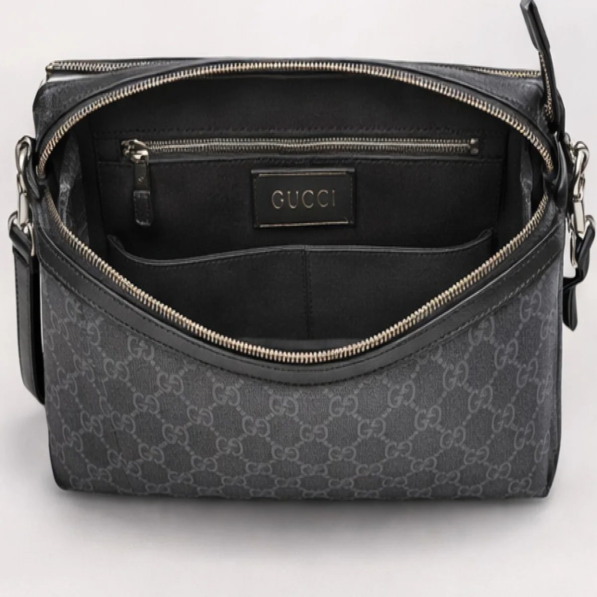 Gucci GG Supreme Canvas Messenger Bag - صورة 4
