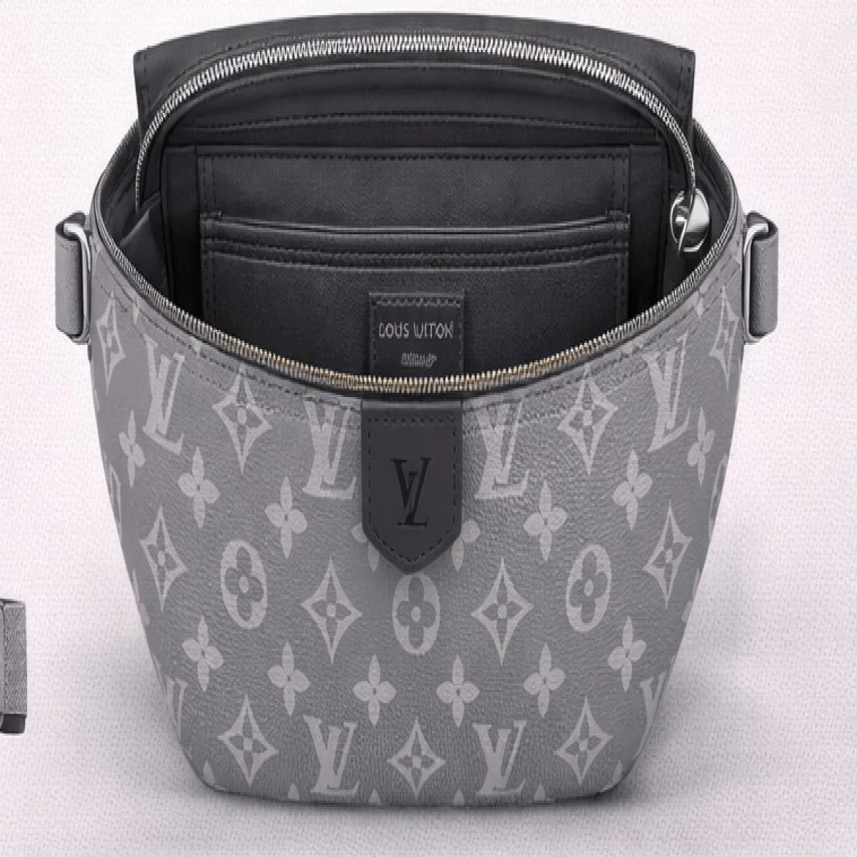 Louis Vuitton Monogram Eclipse Belt Bag - صورة 5
