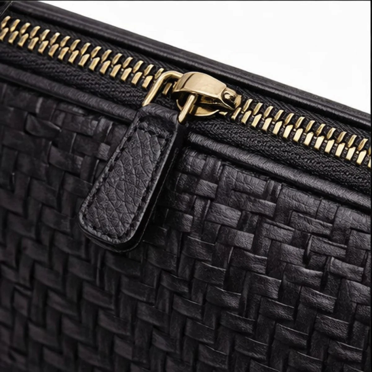 Versano Milano – Medusa Woven Leather Zip Clutch – Black Edition - صورة 3