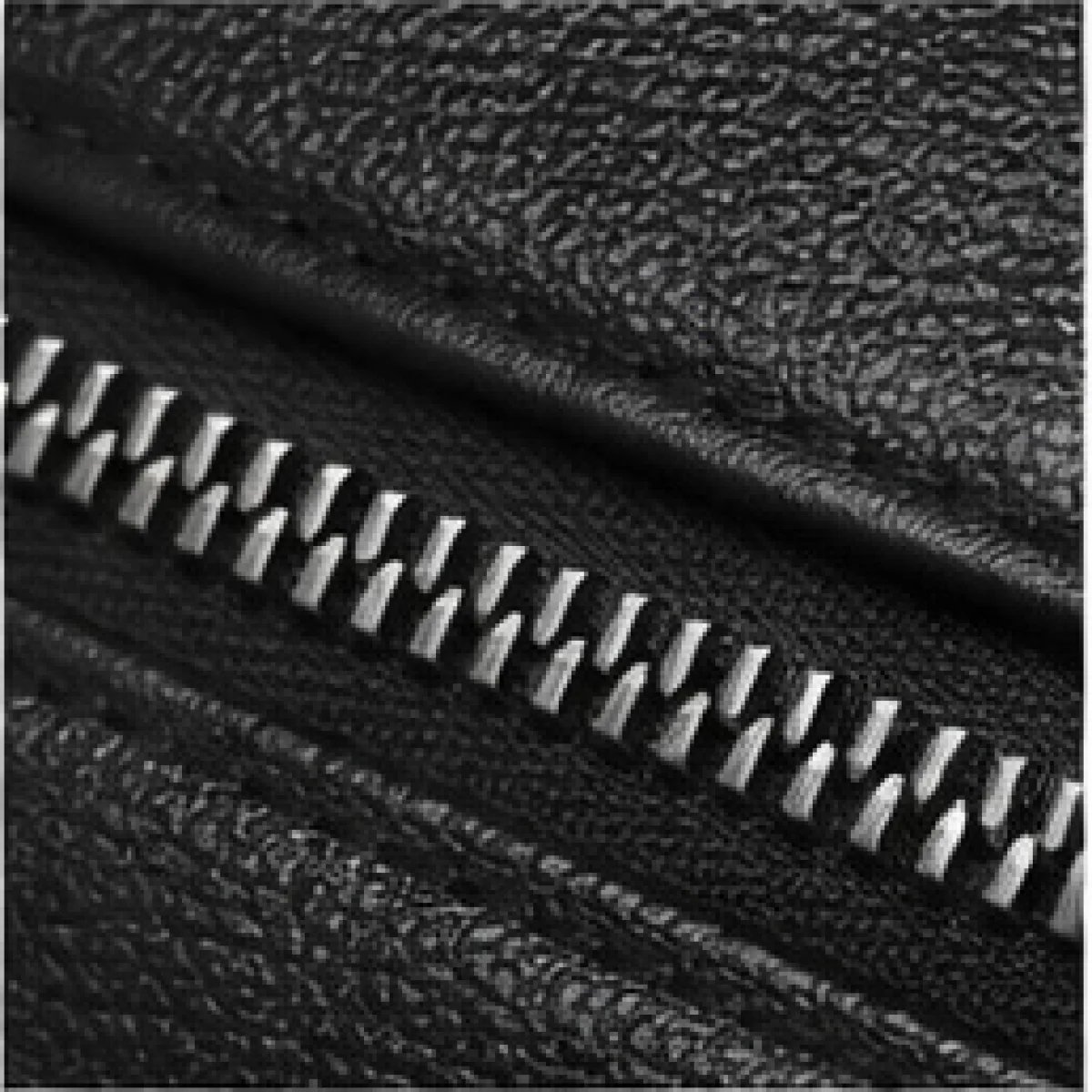 Prada Saffiano Leather Crossbody – Black Edition - صورة 3