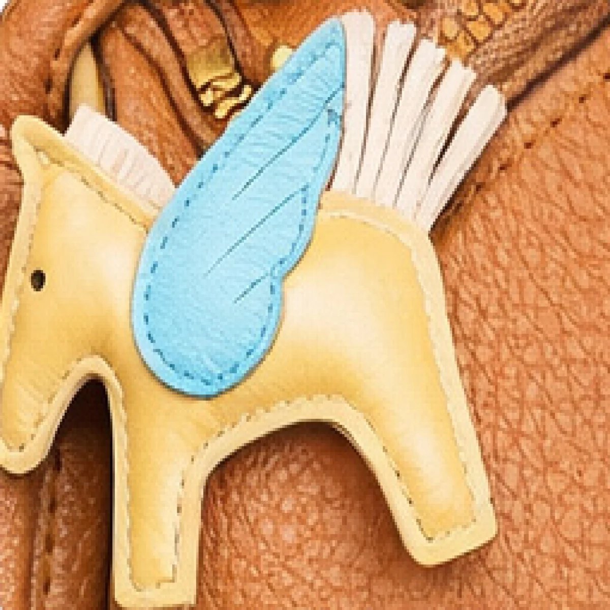 : Hermès Lindy Mini Bag – Camel Edition - صورة 7