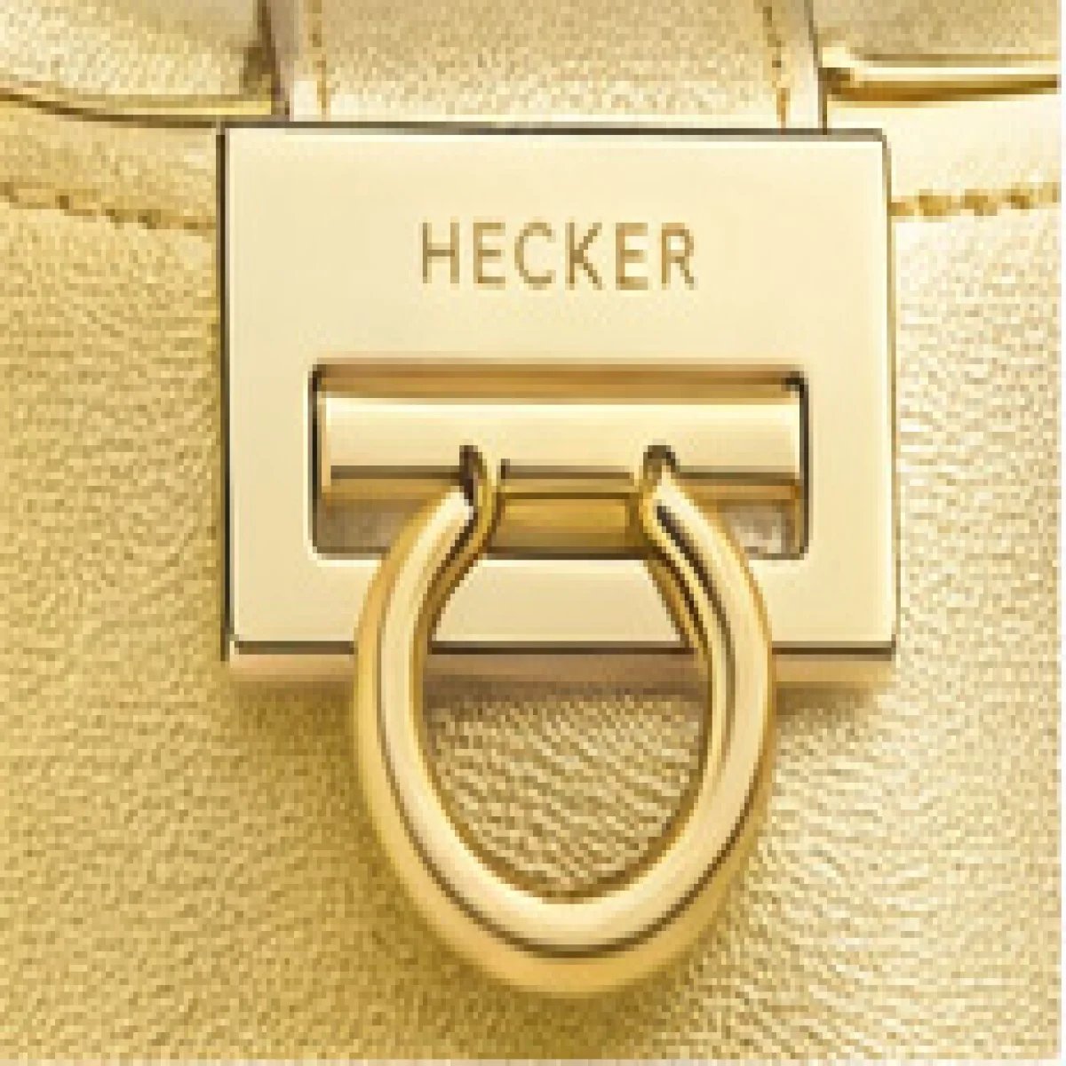 Salvatore Ferragamo Gancini Bucket Shoulder Bag - صورة 9