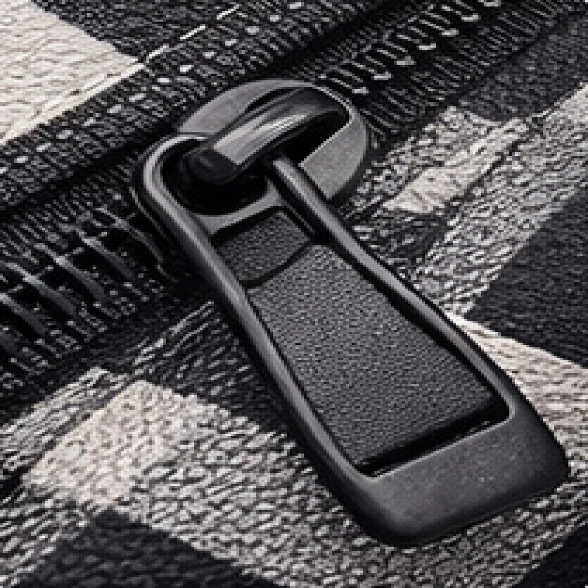 Burberry Check Crossbody Compact – Black Edition - صورة 7