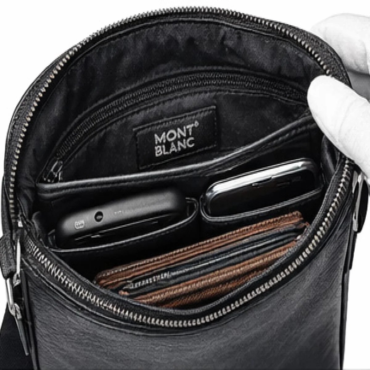 Montblanc Classic Leather Crossbody Bag – Black Edition - صورة 4