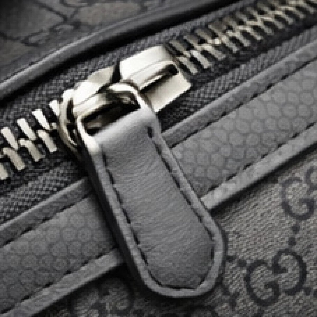 Gucci GG Supreme Small Messenger Bag - صورة 7