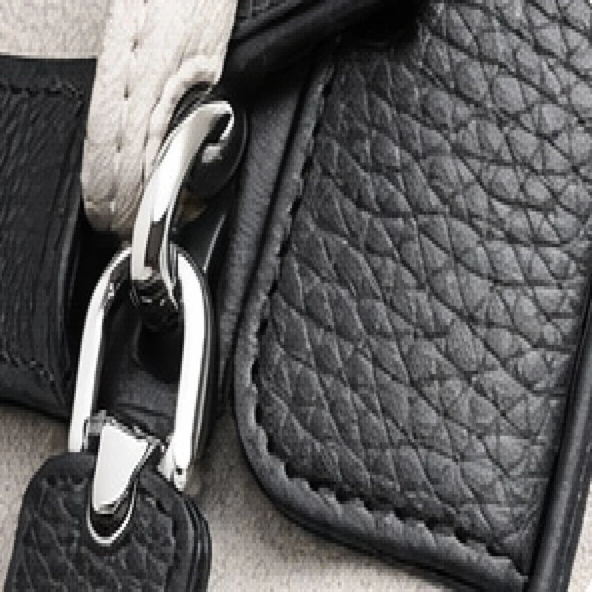 Hermès Birkin Style Two-Tone Leather Handbag – Black & White Edition - صورة 8