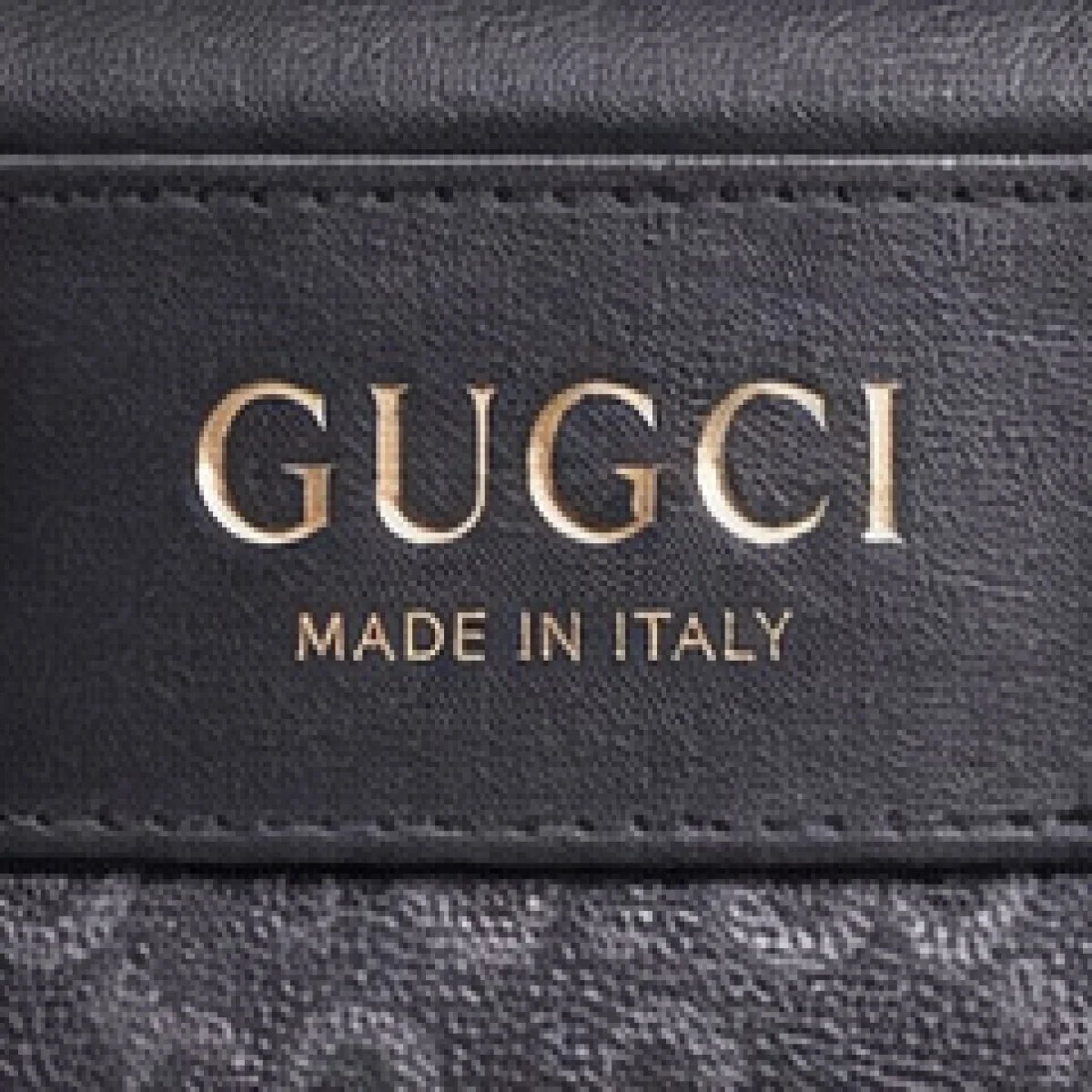 Gucci GG Supreme Cosmetic Pouch - صورة 8