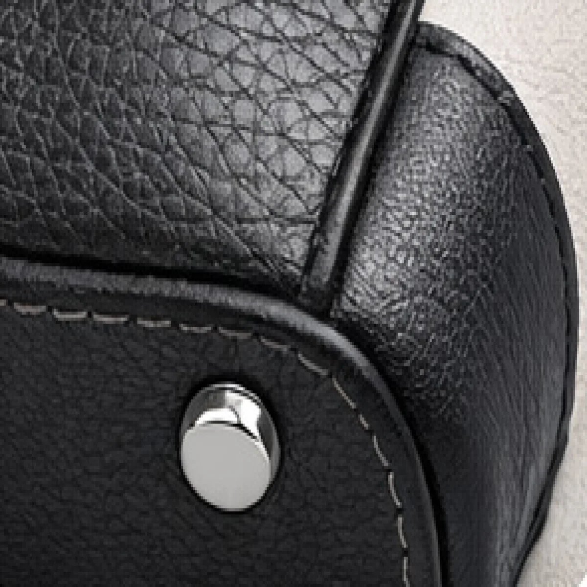 Hermès Birkin Style Two-Tone Leather Handbag – Black & White Edition - صورة 7