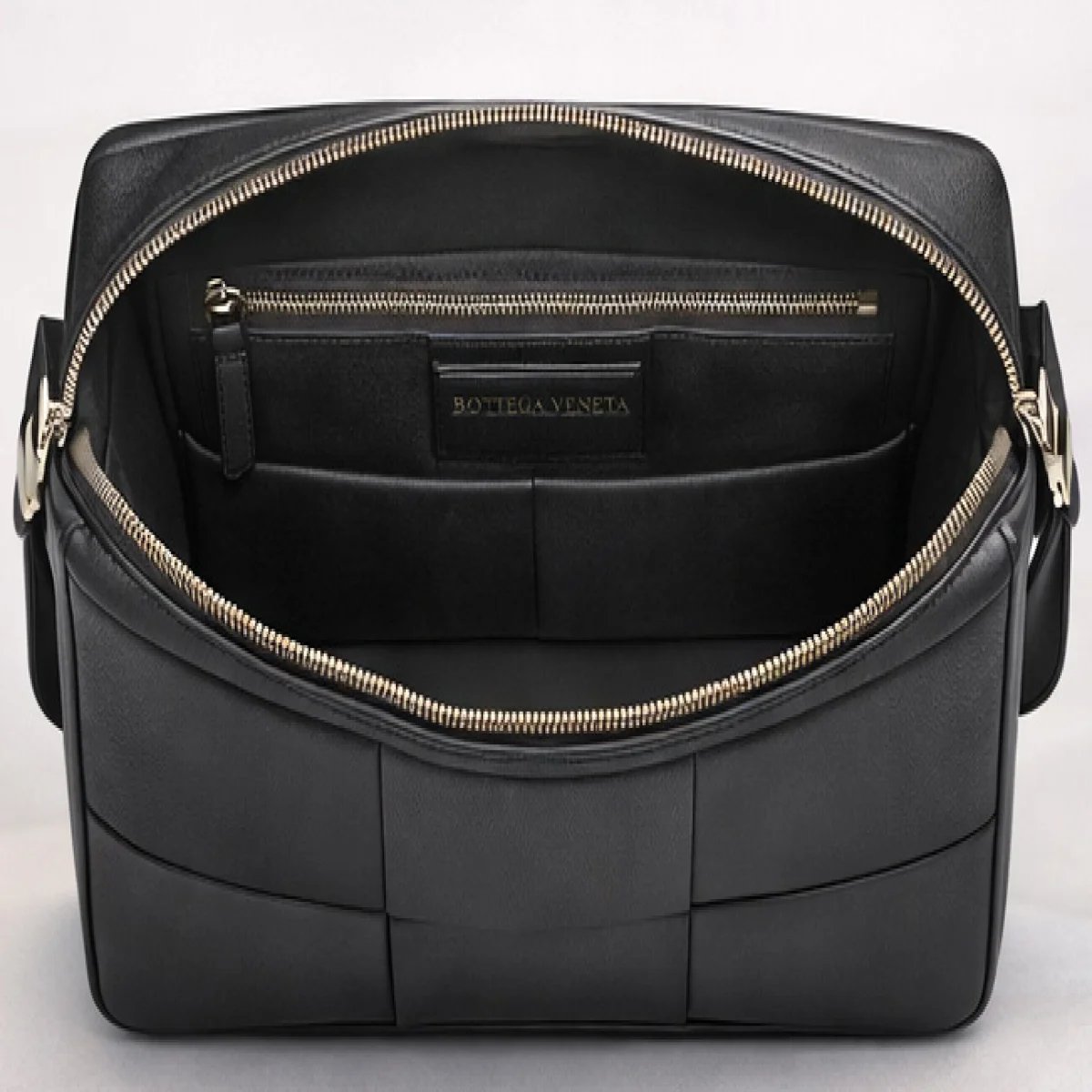 Bottega Veneta Cassette Crossbody Bag - صورة 4