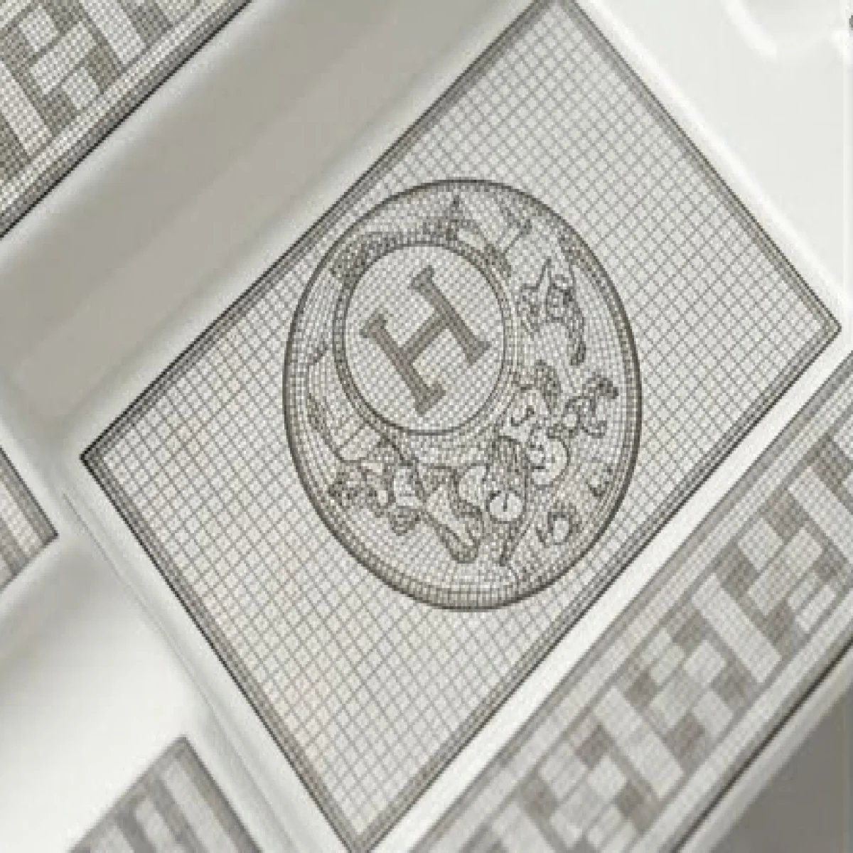 HERMÈS – Luxury Serving Dish - صورة 5