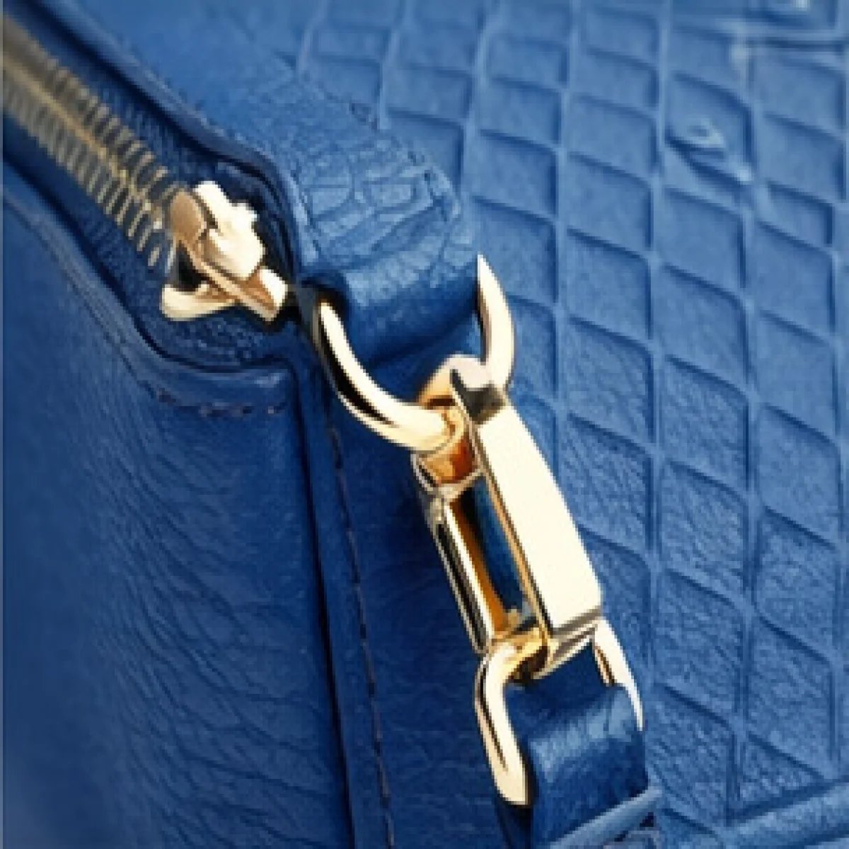 Hermès – Horse Carriage Embossed Leather Clutch – Blue Edition - صورة 2