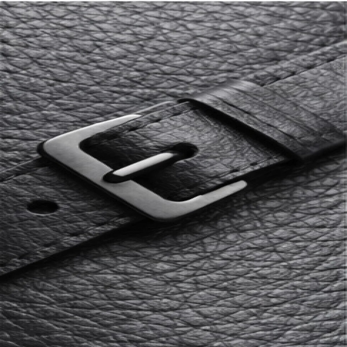 Salvatore Ferragamo Minimal Leather Crossbody Bag – Black Edition - صورة 3