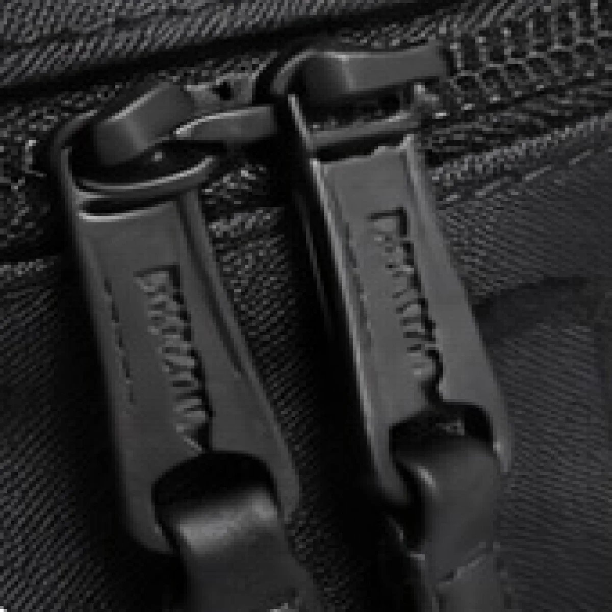 Burberry Logo Print Belt Bag – Black Edition - صورة 7