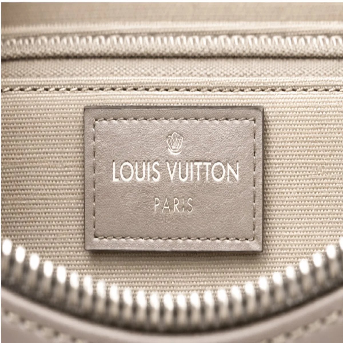 Louis Vuitton Soft Trunk Pouch – Modern Edition - صورة 8