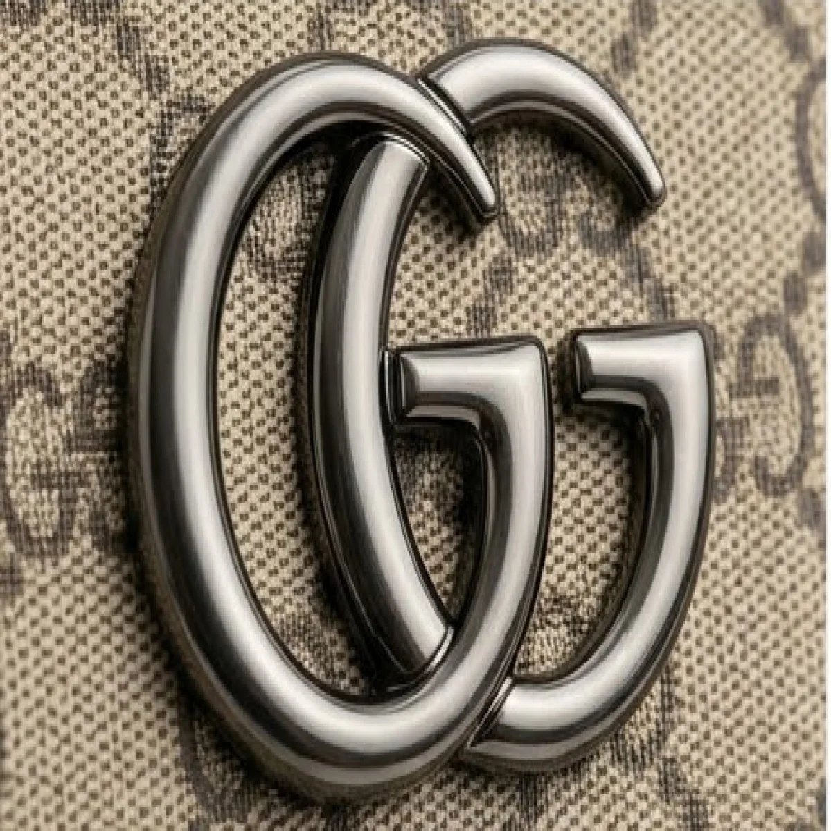 Gucci – GG Supreme Rolling Travel Suitcase Classic Edition - صورة 4