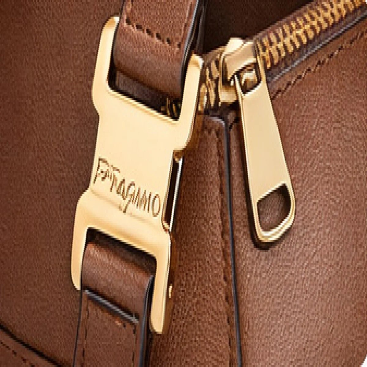 Salvatore Ferragamo Gancini Leather Shoulder Bag - صورة 2