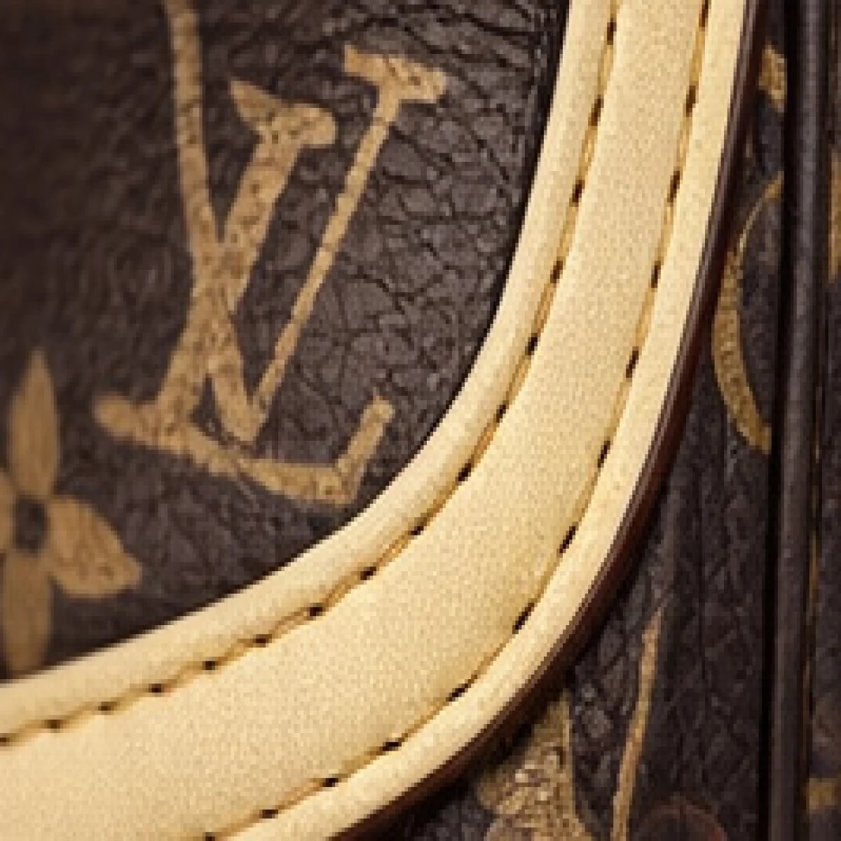 Louis Vuitton Monogram Flap Shoulder Bag – Classic Edition - صورة 7