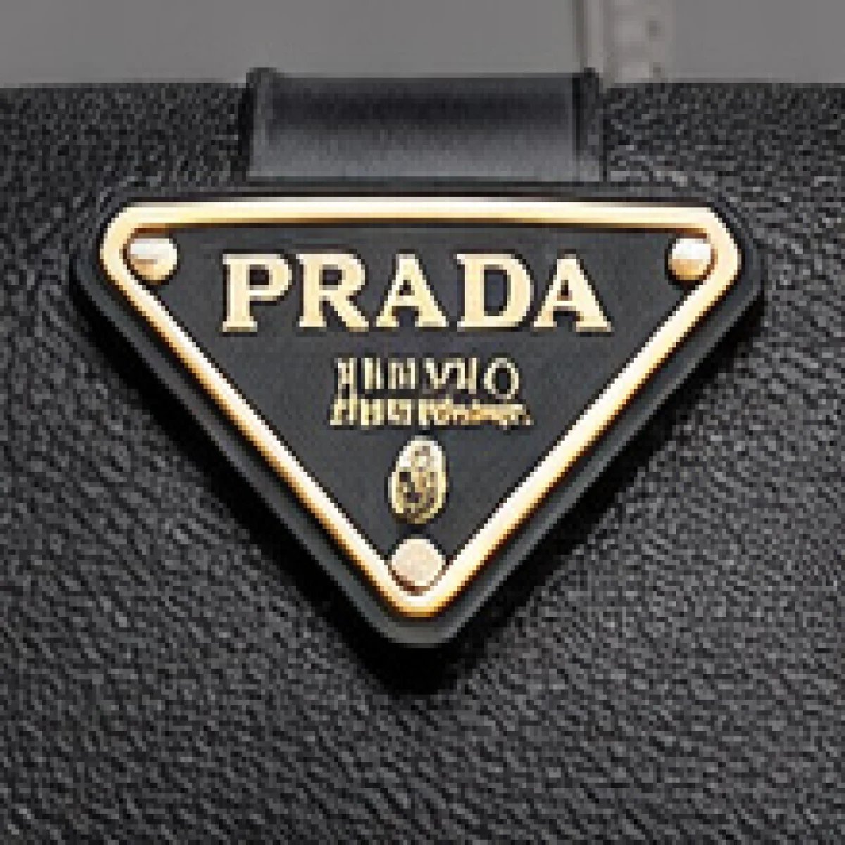 Prada Re-Edition Leather Shoulder Bag - صورة 9