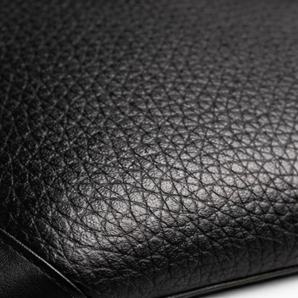 Prada – Saffiano Leather Clutch – Black Edition - صورة 3