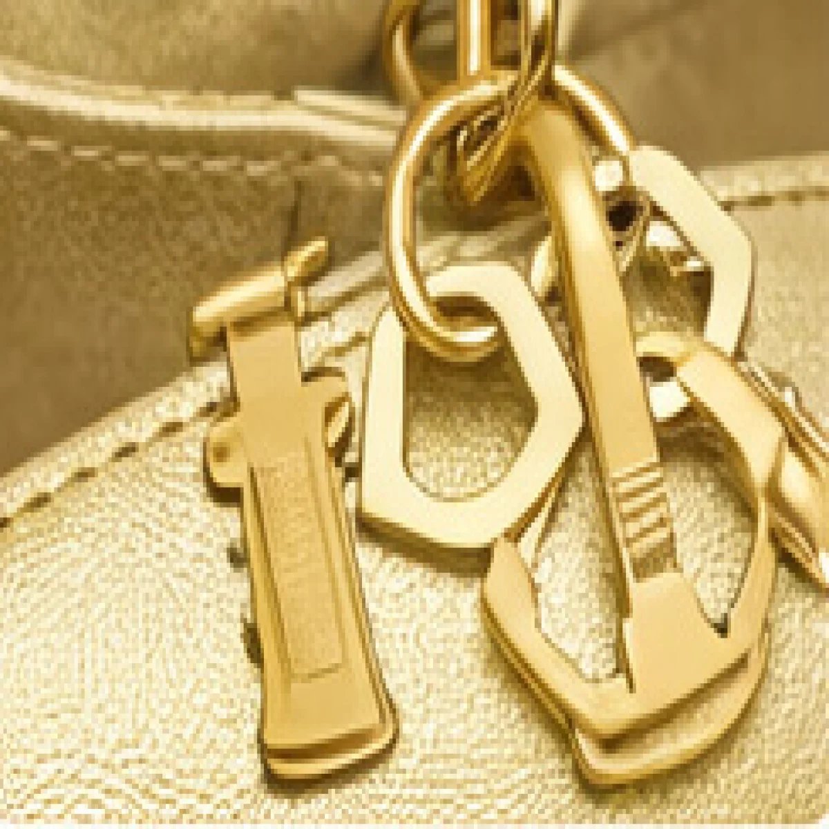 Salvatore Ferragamo Gancini Bucket Shoulder Bag - صورة 8