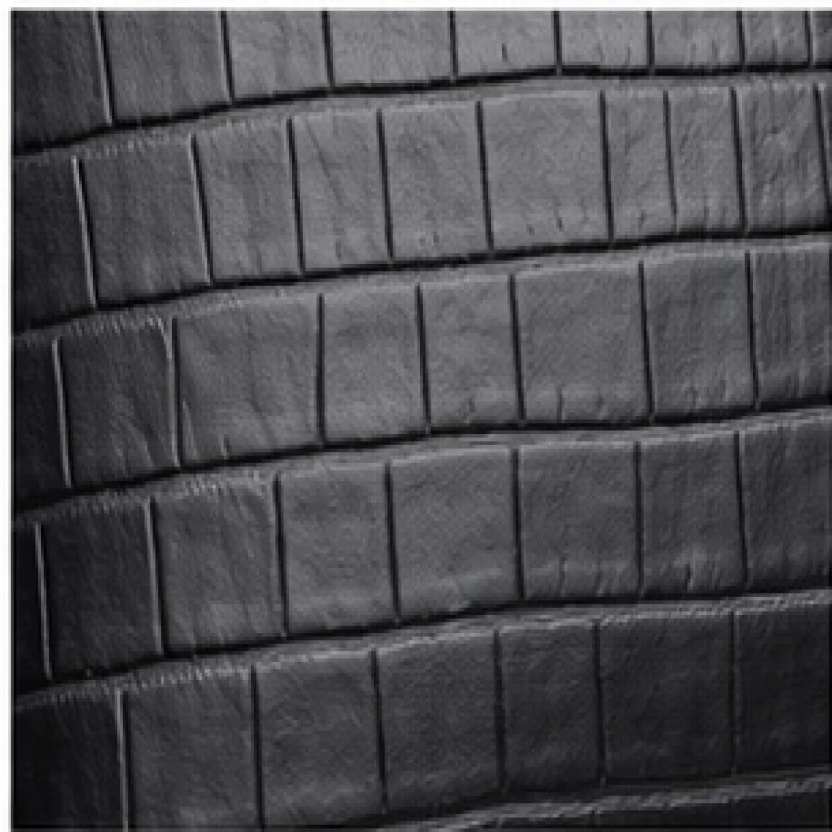 Prada – Crocodile Embossed Leather Wristlet Clutch – Black Edition - صورة 4