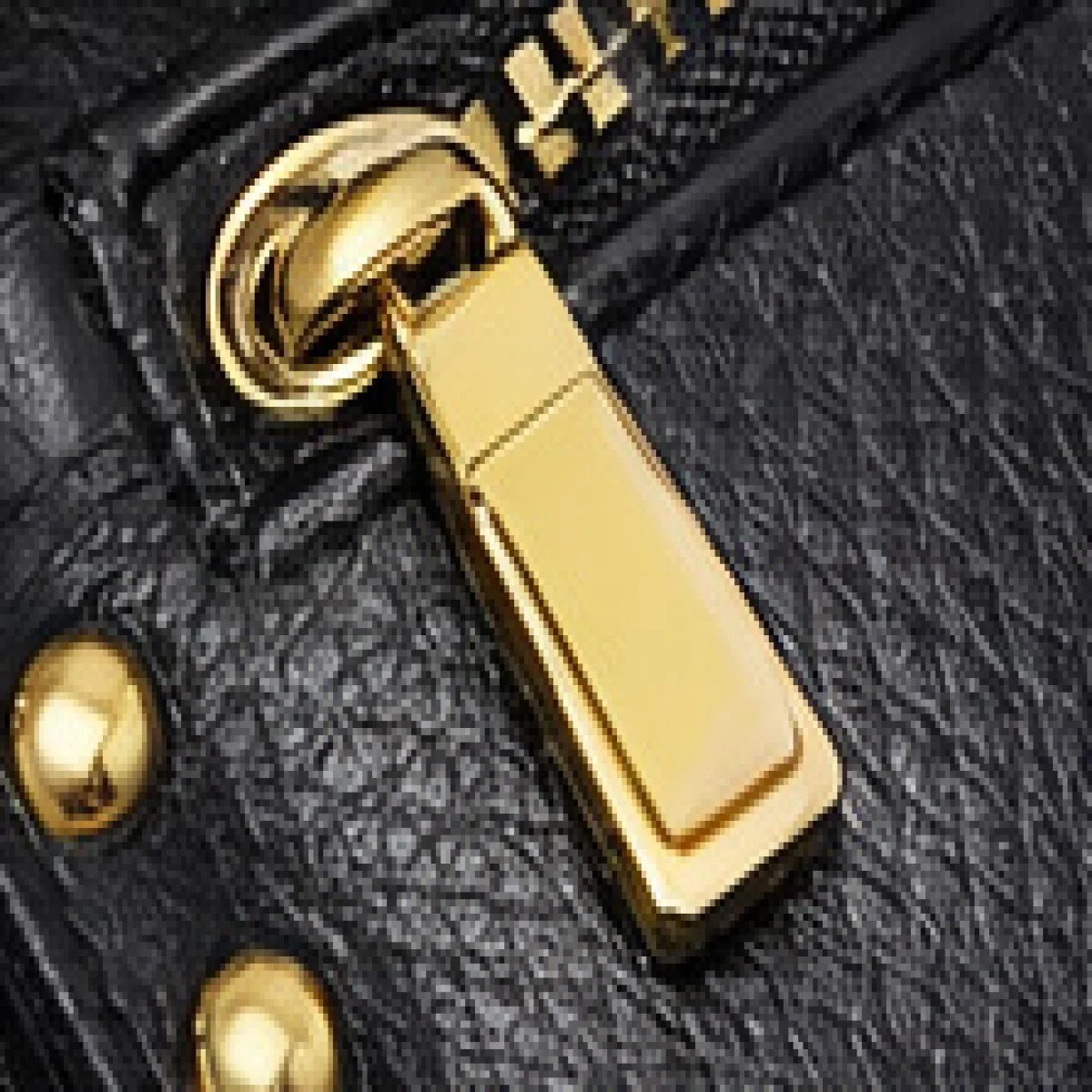 Versace – Medusa Studded Leather Zip Clutch – Black & Gold Edition - صورة 2