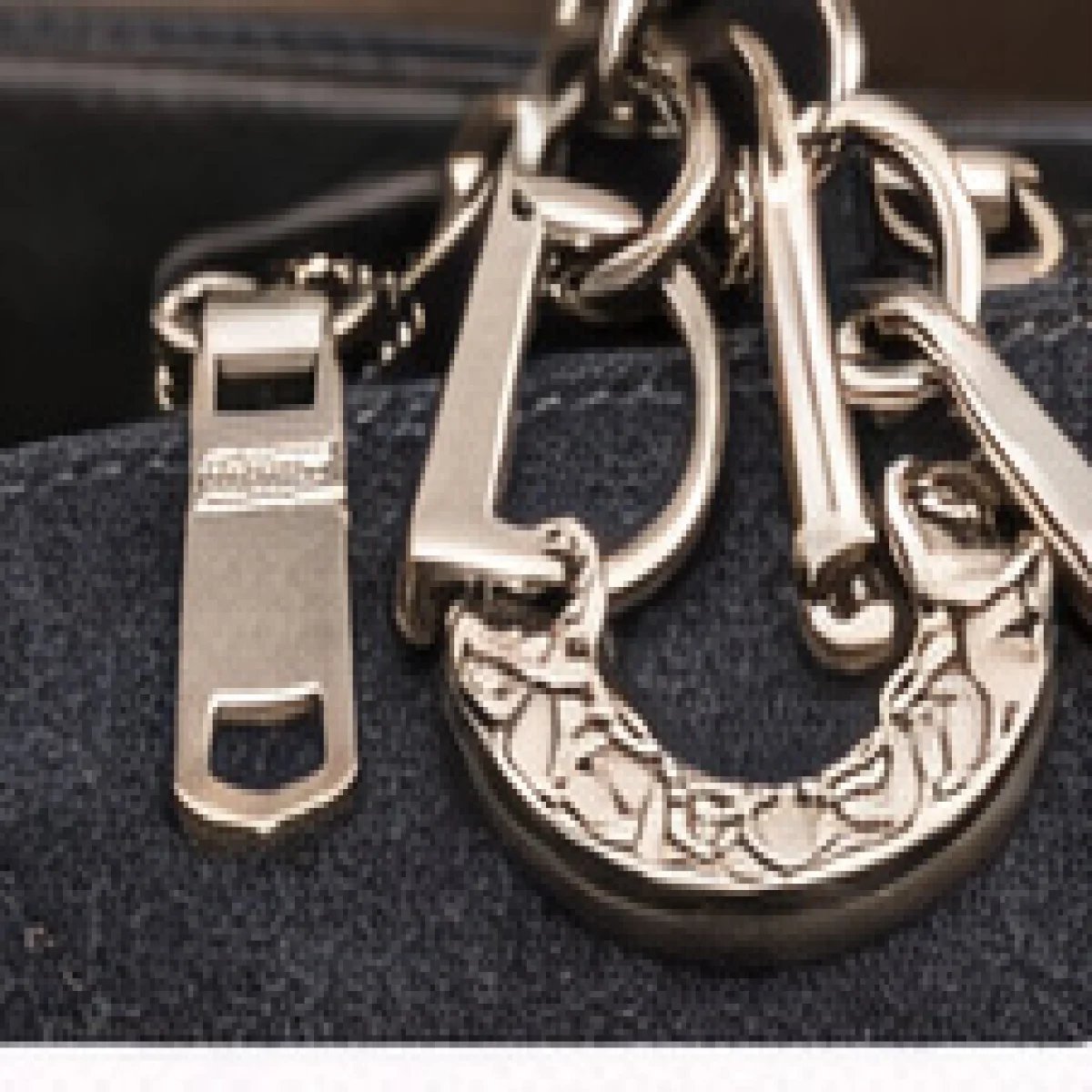 Gucci Dionysus GG Supreme Mini Shoulder Bag - صورة 3