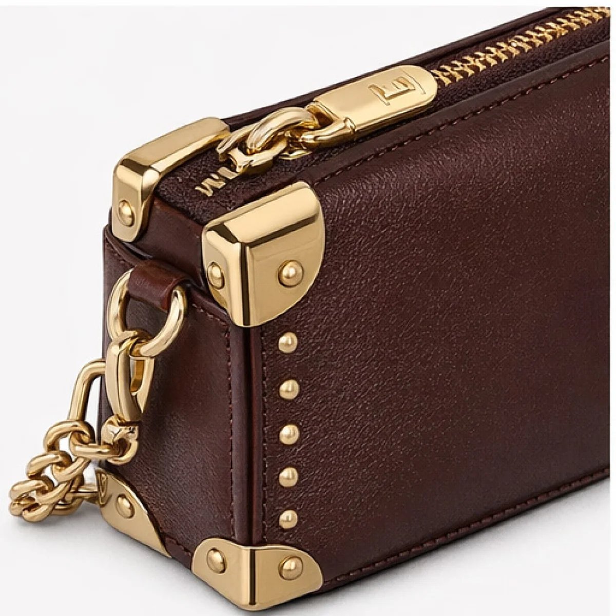 Louis Vuitton Trunk Style Clutch Bag – Brown Leather Edition - صورة 3