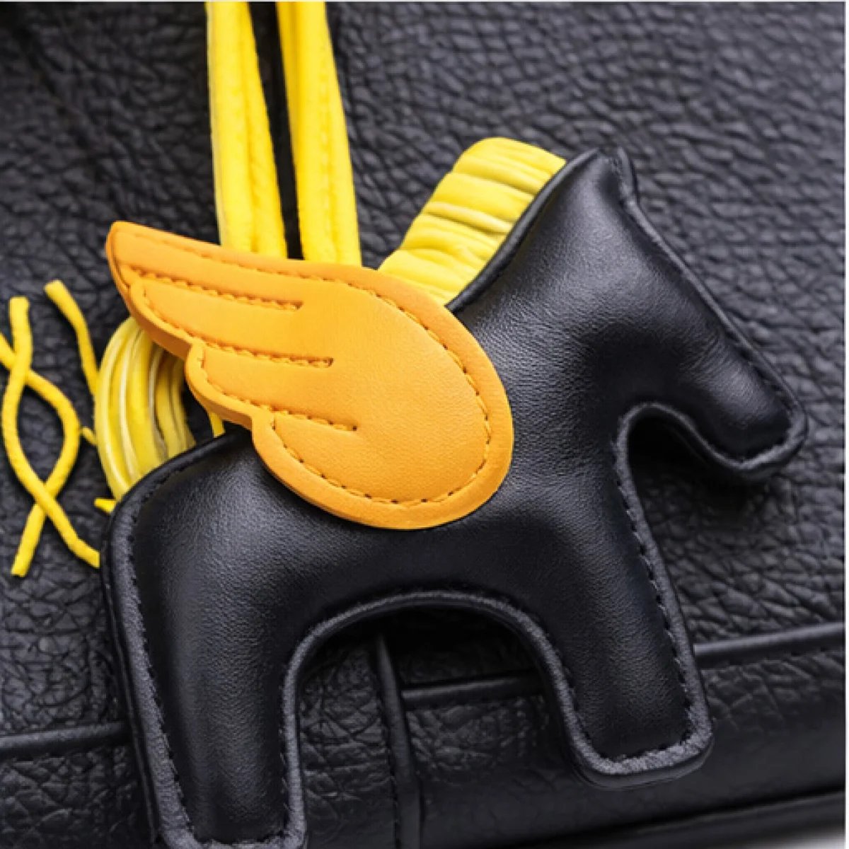 Hermès Picotin Lock Style Bag – Limited Edition Charm - صورة 2