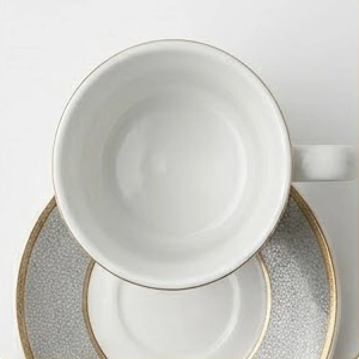 Royal Porcelain – Luxury Ceramic Cup Set - صورة 4