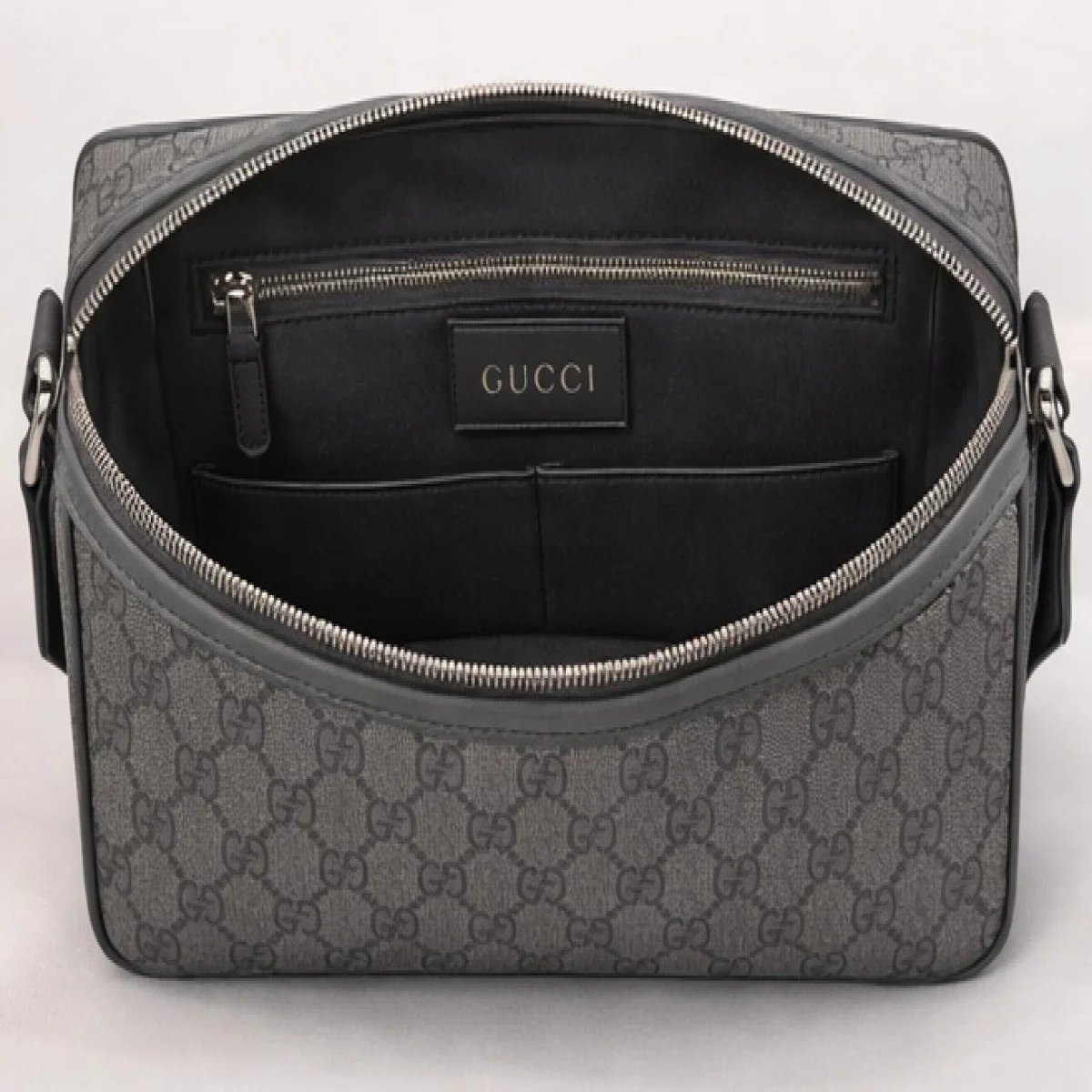 Gucci GG Supreme Canvas Messenger Bag - صورة 5