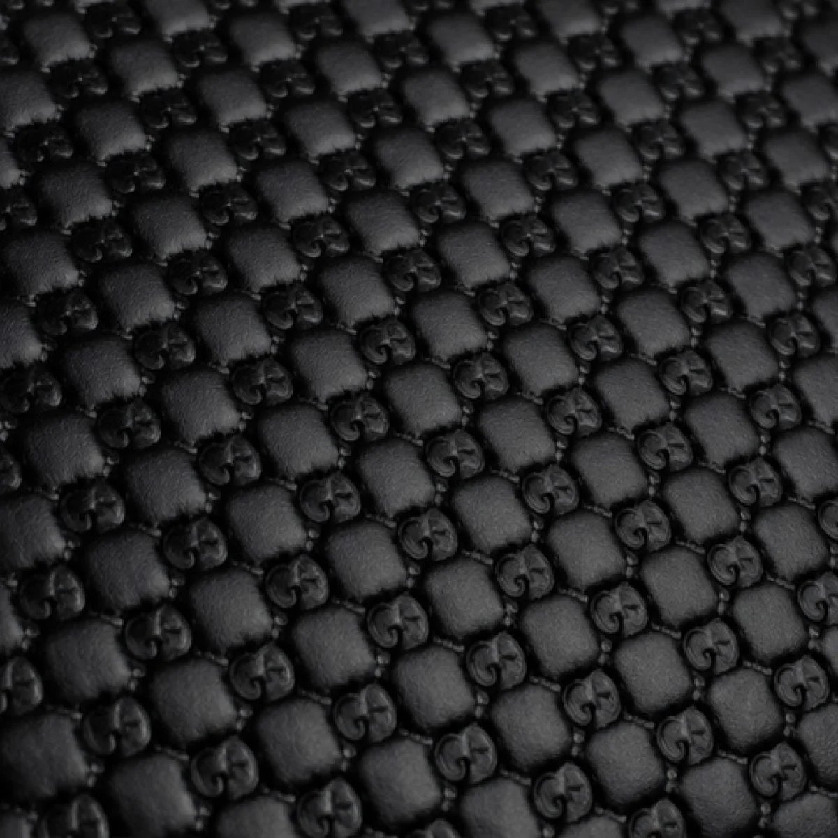 Gucci – Micro GG Textured Clutch – Black Edition - صورة 3