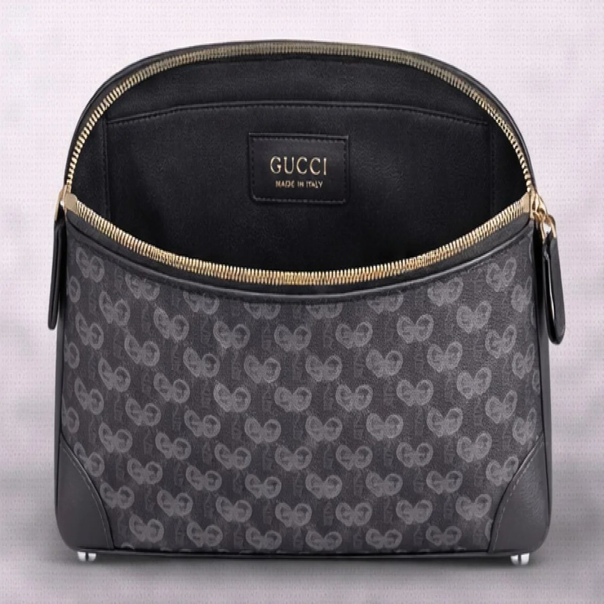 Gucci GG Supreme Cosmetic Pouch - صورة 5
