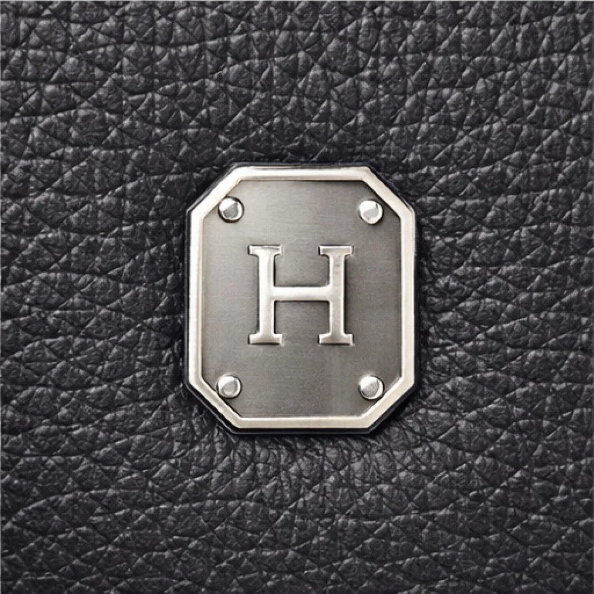 Tod’s – Leather Flap Clutch – Grey Edition - صورة 2