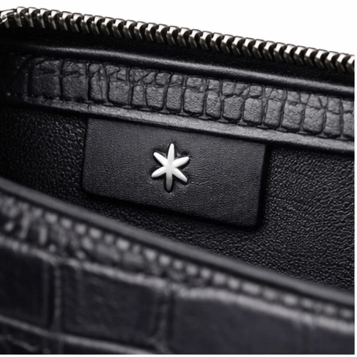 Croco Pattern Leather Zip Clutch – Midnight Black Edition - صورة 2