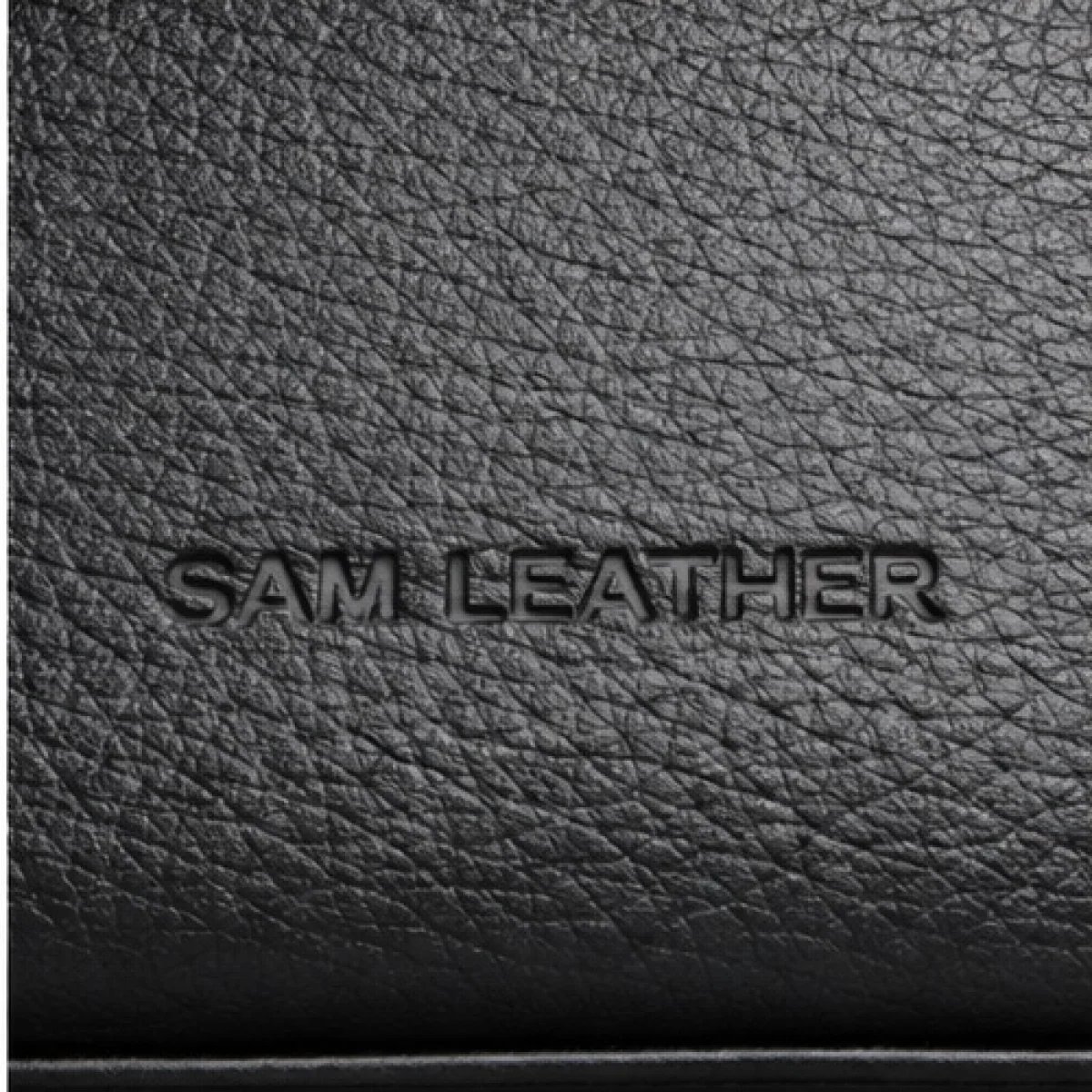 Salvatore Ferragamo Minimal Leather Crossbody Bag – Black Edition - صورة 2