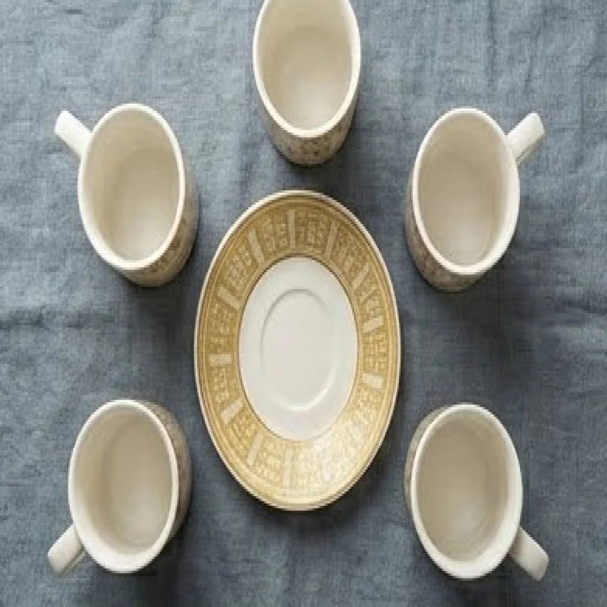 HERMÈS – Luxury Gold Coffee Cup Set - صورة 2
