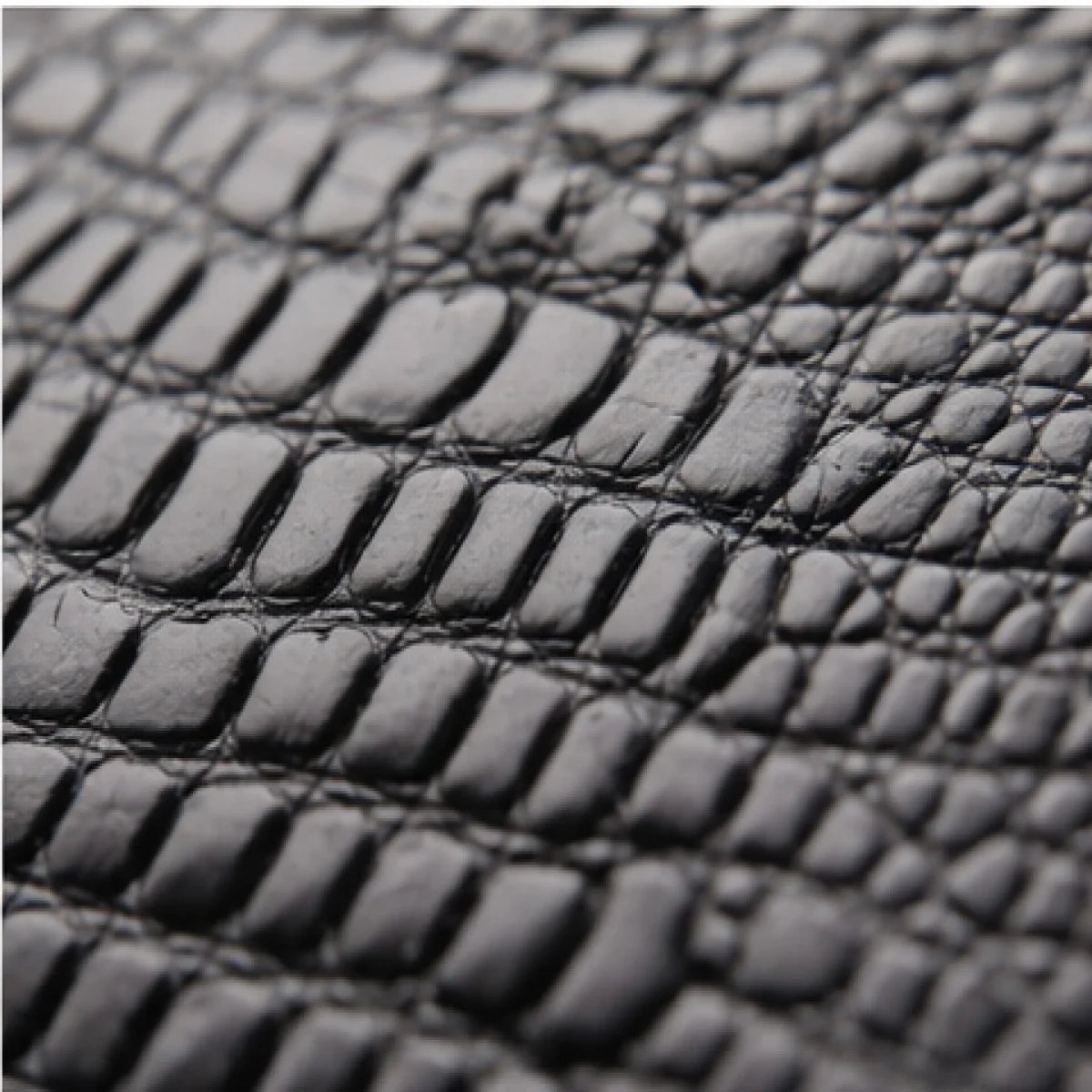Classic Crocodile Embossed Long Wallet – Black Edition - صورة 3