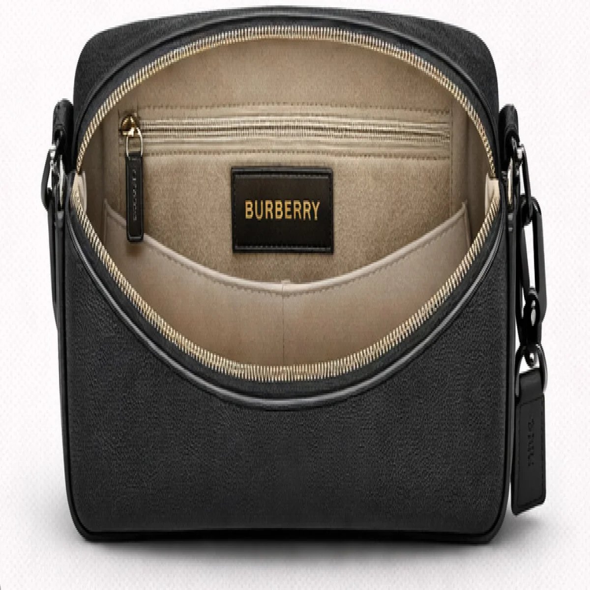 Burberry Quilted Logo Camera Crossbody Bag - صورة 10